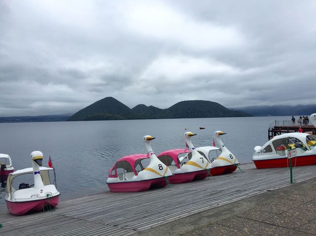 Strolling along Lake Toya 