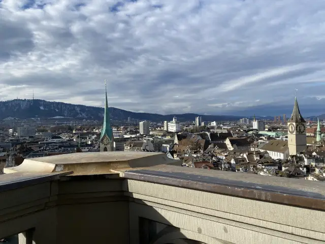 瑞士🇨🇭蘇黎世大教堂登頂之旅