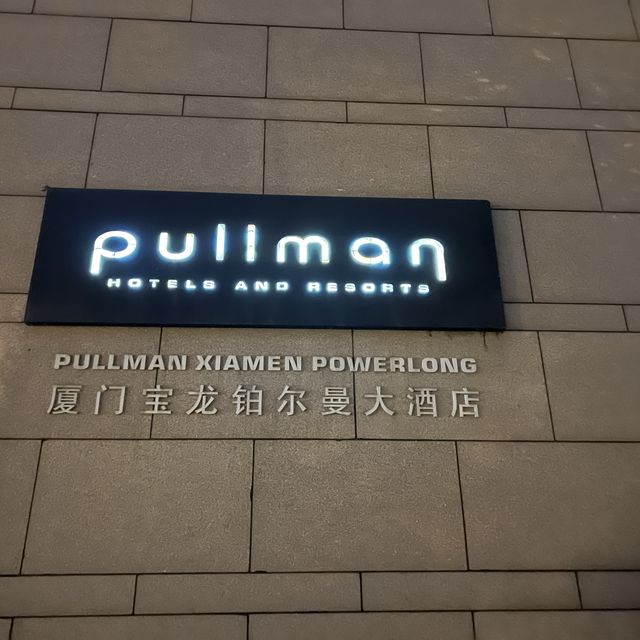 Hotel that pulls Tourists 