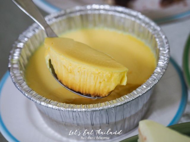 Lola Mui Cafe [หาดละไม] เค้กมาพร้าวอร่อยที่สุด