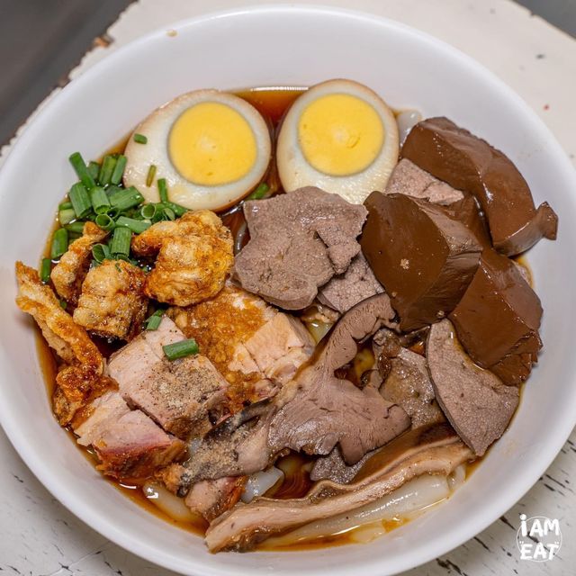 หมูกรอบหนังระเบิดเจ้าเด็ดเจ้าดัง