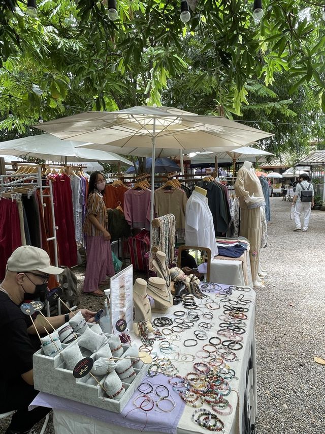 ฉำฉา market