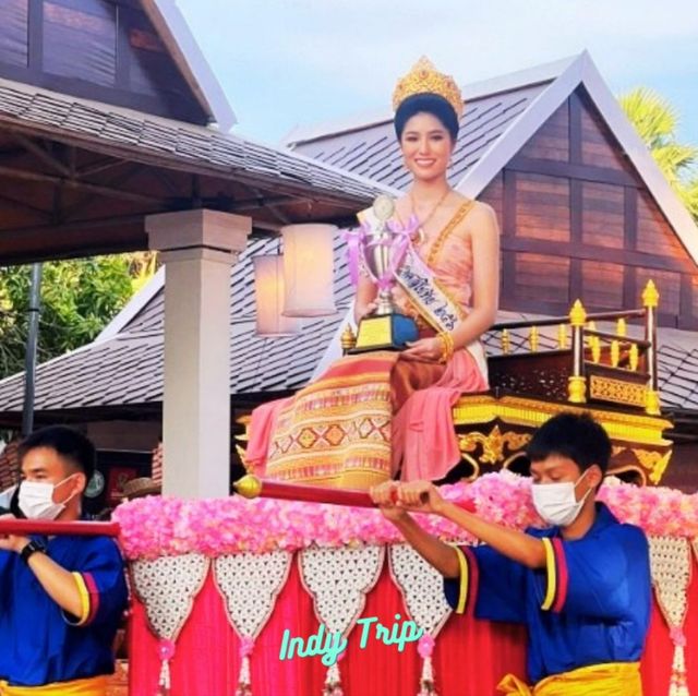 เผาเทียน เล่นไฟ ลอยกระทง สุโขทัย