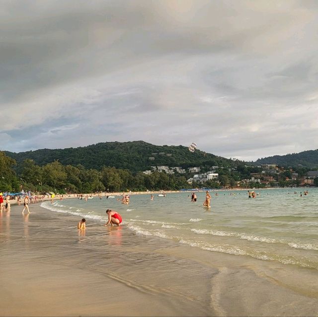 หาดกะตะ ภูเก็ต ยามเย็น
