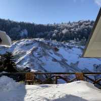 万座ホテル聚楽の空のテラスと雪景色