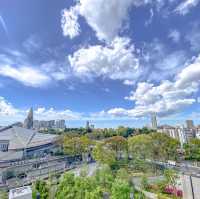 新国立競技場と新宿の街並み