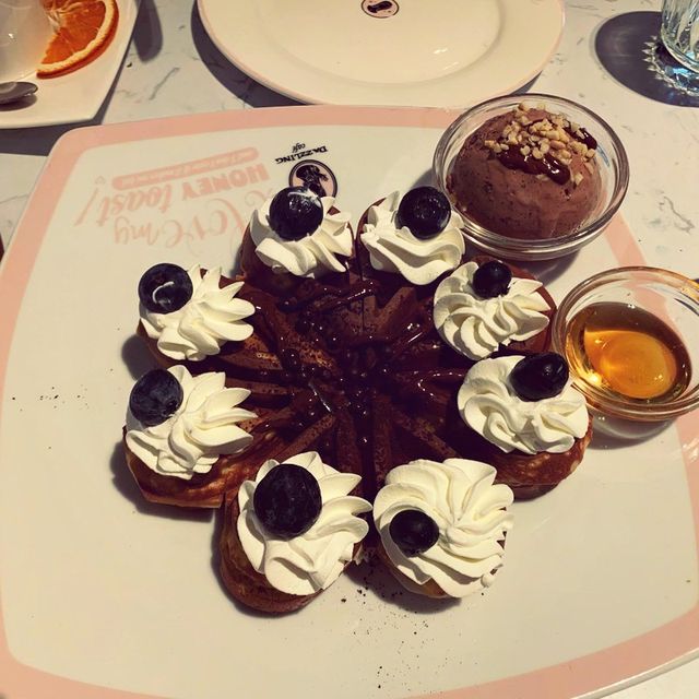打卡必去嘅cafe: Dazzling Cafe