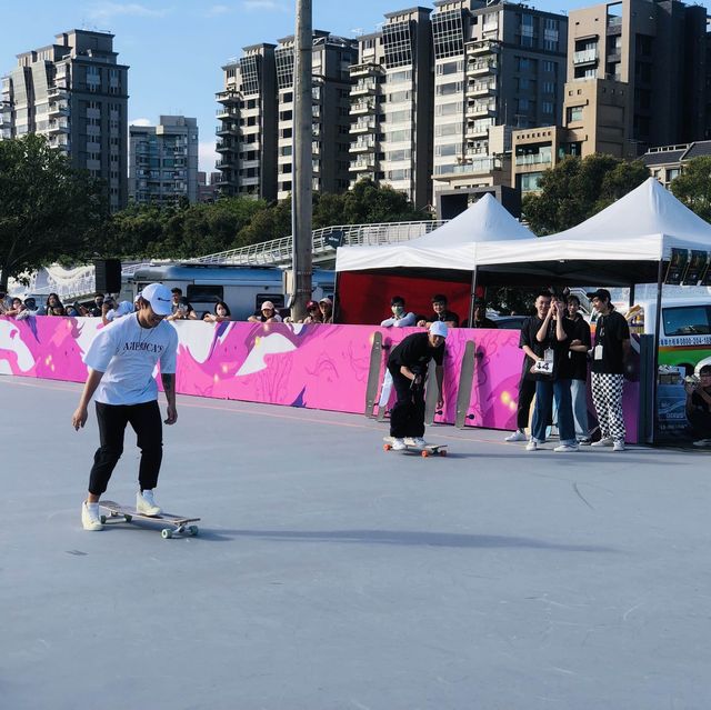 滑板遊戲好地方🛹 Meiti Hockey Rink 美堤極限公園