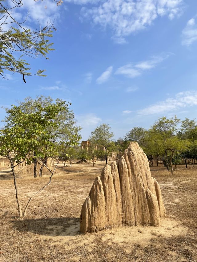 เสาดินนาน้อย และคอกเสือ🏜️🌄