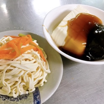 富宏牛肉麵-24小時平價牛肉麵店