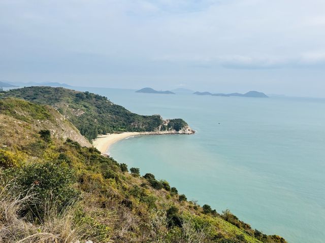 大嶼山西南面。分流行山｜由石壁到大澳長征6小時｜途經多個超美的海灣。登上香港最古老的炮台｜中級靚景行山路線 