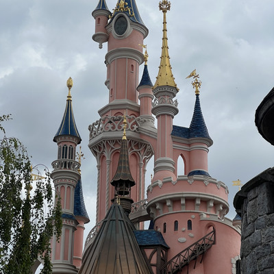 Disneyland Paris Castle 2023 Guide: History, Architecture & Fun Facts!