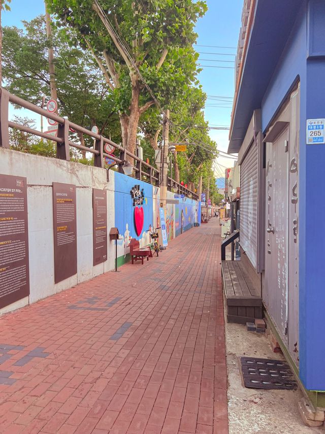 대구에서 가수 김광석의 삶과 음악을 느껴보세요✨