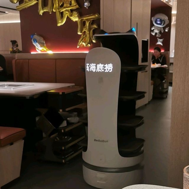hai Di lao outlet with robotic kitchen 