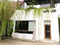 DAY'S CAFE