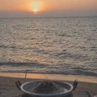 ไปนั่งฟินกินหมูกะทะริมทะเล Tawan Ron on the Beach 