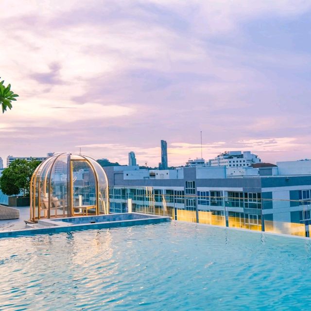 ลากแฟนไปนอนโรงแรมพัทยาห้องพักและสระสวยมากๆ