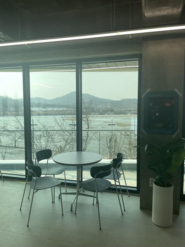 선운지구 리버뷰가 멋진 카페,온어브레이크
