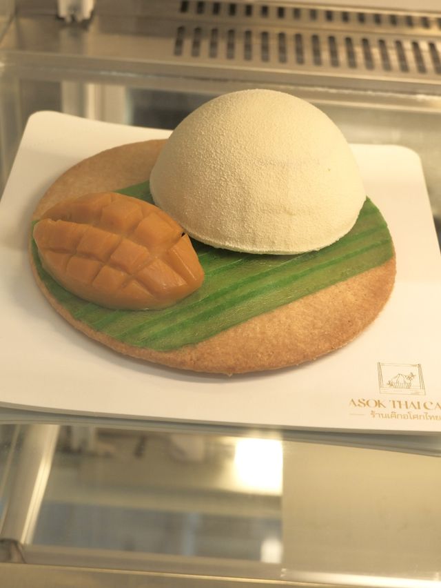 可愛的泰式甜品，必吃榴槤和冬蔭功  