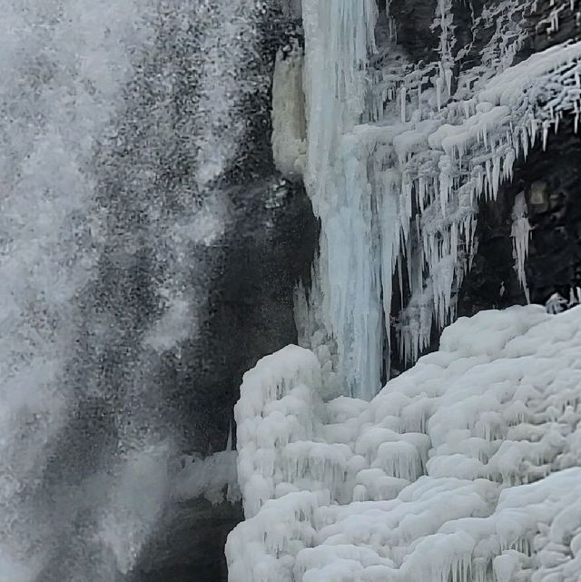 Snowy Niagara 