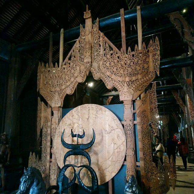 ชมงานไม้แกะสลัก@บ้านดำ