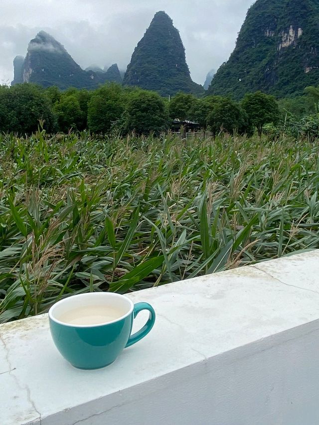 Infinity pool in Yangshuo, Guilin ⛰