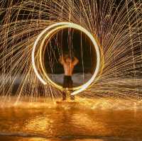 คาเฟ่ริมหาดเจ้าหลาว นอนโดมใส ดูโชว์ควงไฟLED