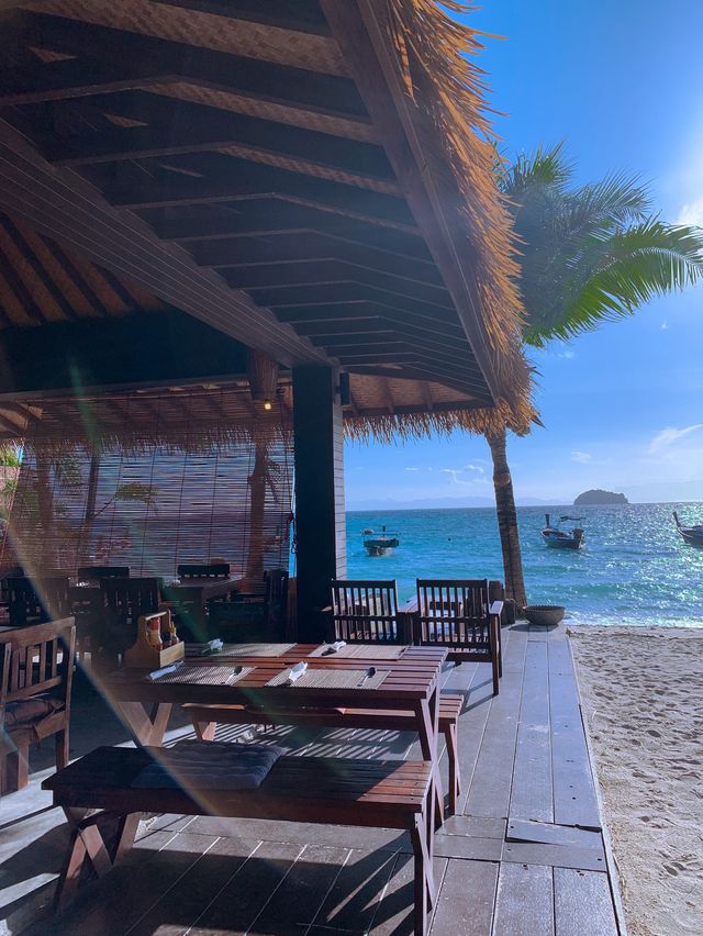 Mali Resort : ที่พักติดทะเลฟีลบาหลีบนเกาะหลีเป๊ะ