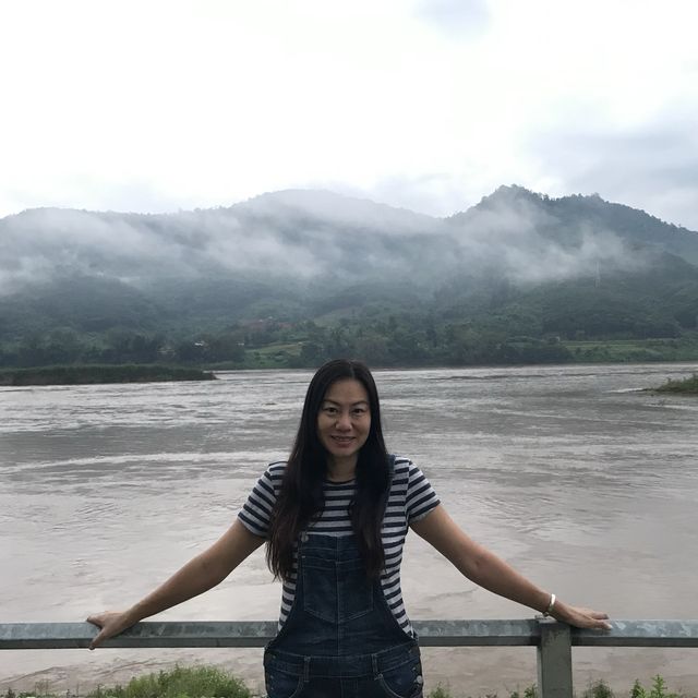 หมอกหน้าฝนริมแม่น้ำโขง ที่ไร่แสงอรุณ