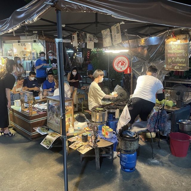 Hua Mum Market 
