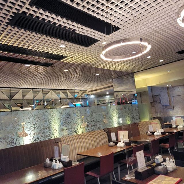 月光光🌛不用心慌😂免加一親民酒店餐廳👍