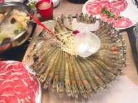 壽星台北火鍋首選～好食多涮涮鍋｜生日吃鍋超嗨！幾歲送幾隻蝦還再送同桌每人一盤肉｜用平價吃到多元湯頭新鮮海鮮 肉質軟嫩好吃不膩口｜台北火鍋推薦 