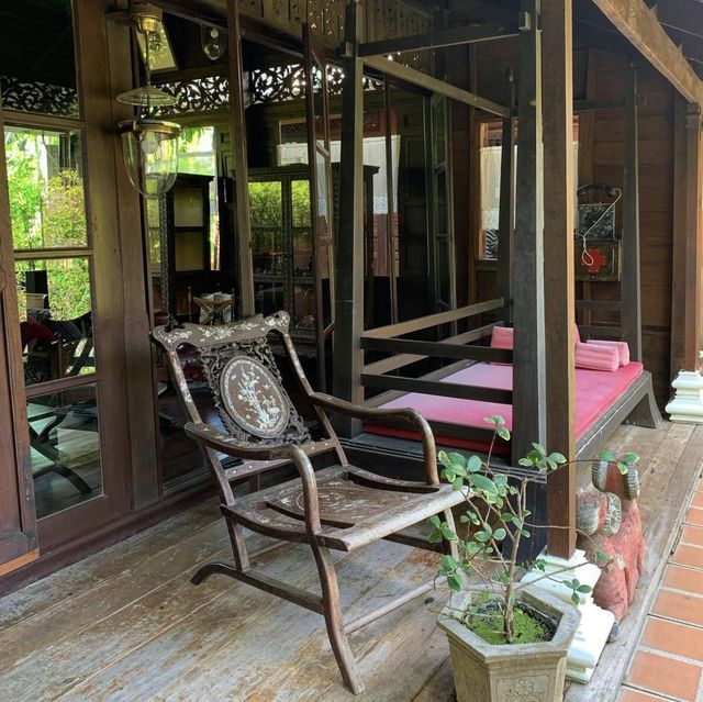 สิบสองหน่วยตัด ร้านอาหาร คาเฟ่ และที่พัก 