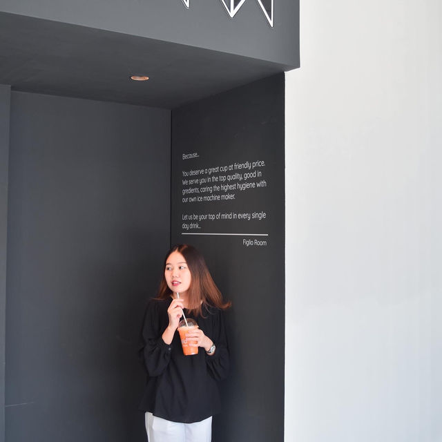 cafe x co-working space สุดมินิมอล
