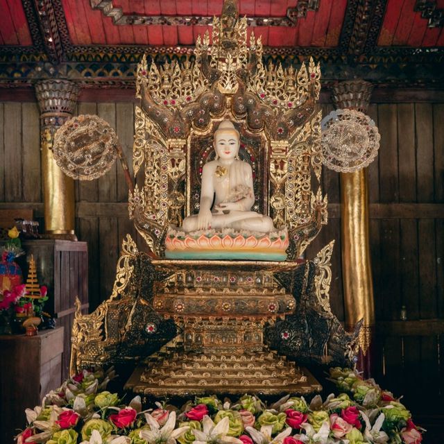 วิหารไม้สักทอง และคิวปิคตัวน้อย วัดนันนตารามพะเยา