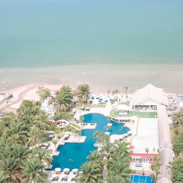 โรงแรมติดริมหาดชะอำ  𝗡𝗼𝘃𝗼𝘁𝗲𝗹 𝗛𝘂𝗮 𝗵𝗶𝗻 