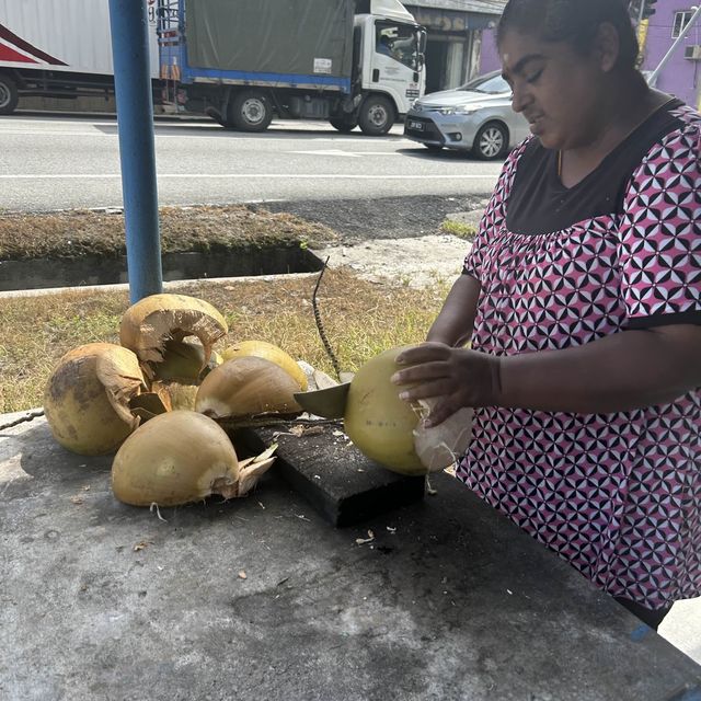 炎熱的天氣就是要喝椰子水