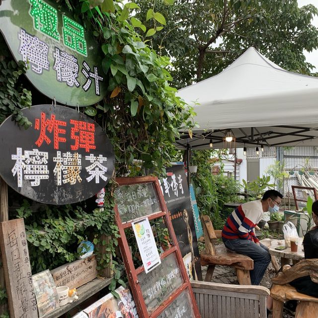花蓮必吃炸彈蔥油餅～配上一杯炸彈檸檬茶雙重享受