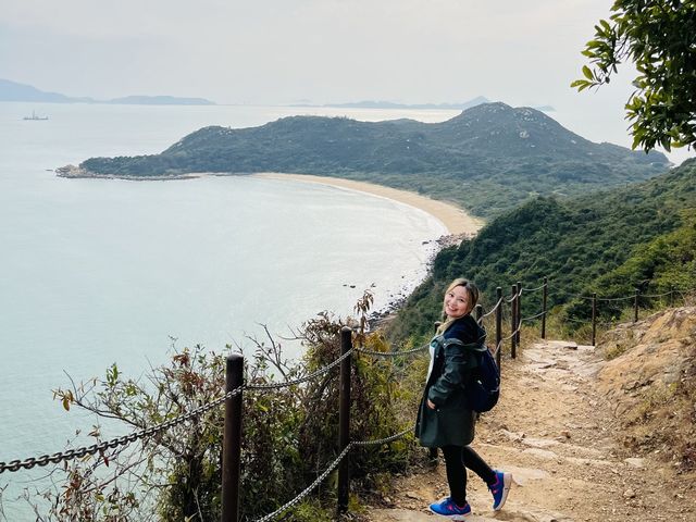 大嶼山西南面。分流行山｜由石壁到大澳長征6小時｜途經多個超美的海灣。登上香港最古老的炮台｜中級靚景行山路線 