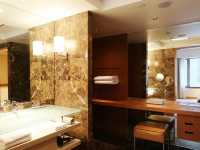 Twin room staycation in Grand Hyatt Hotel