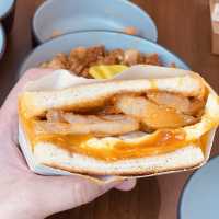 必食台式吐司 🥪 @黑布小巷