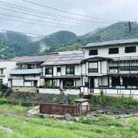【鳥取県:三朝】三徳川のすぐそばを流れる三朝温泉のシンボル河原風呂。