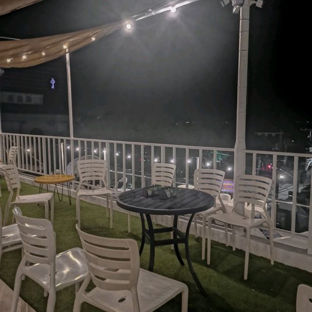 AESTHETIC COFFEE HANGOUT PLACE IN MALATE