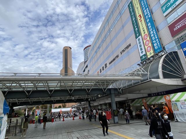 浜松駅前。『第14回やらまいかミュージックフェスティバル』で賑わう街