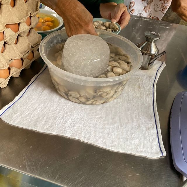 🇲🇾 🦪 Meldrum Walk Oyster Omelette