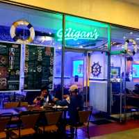 AT GILIGAN'S RESTO:  IT'S A GOOD DINNER DEAL!