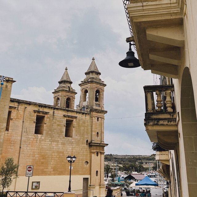 Ghé thăm làng chài Marsaxlokk