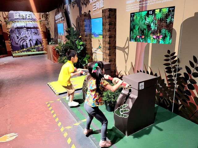 [ 親子好去處]  走進侏羅紀恐龍樂園探險