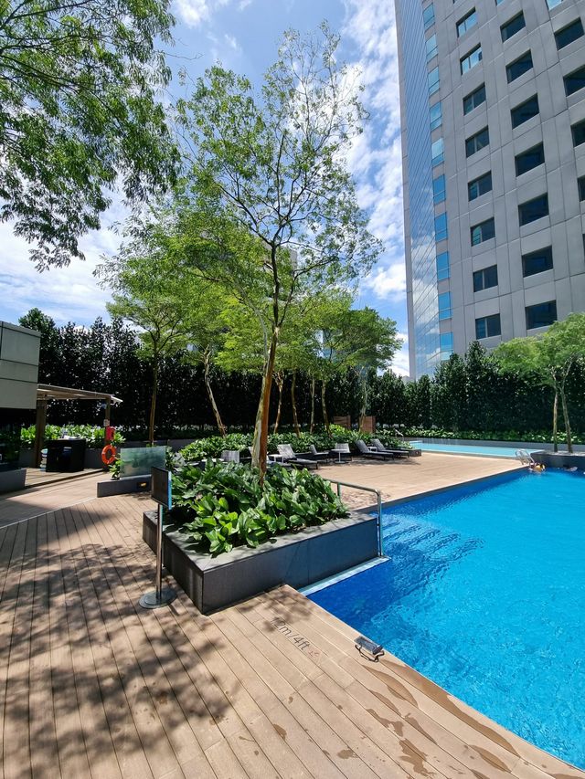Swimming Pool @ Doubletree Hilton JB