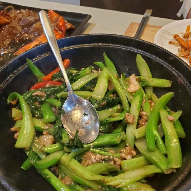 【辣蟹青蛙：大大隻黑白胡椒蟹】